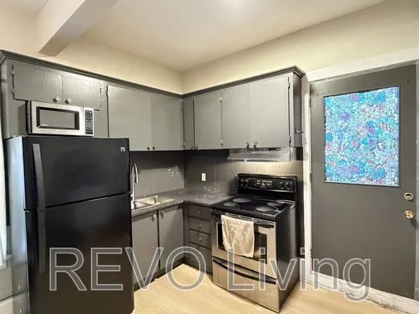 5 Centre St #St4, Saint Catharines, ON L2R 3A6