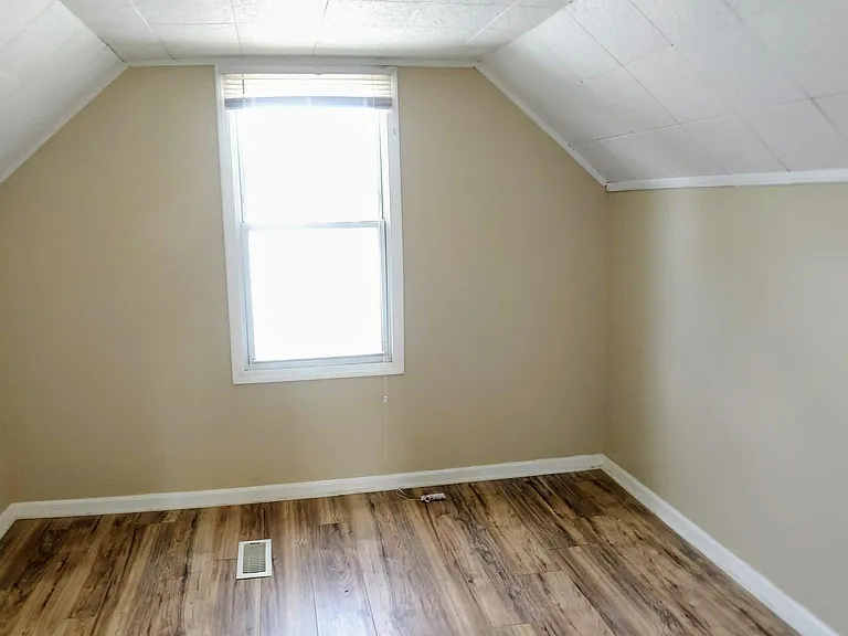 13164 Sherman Ave — Photo 13