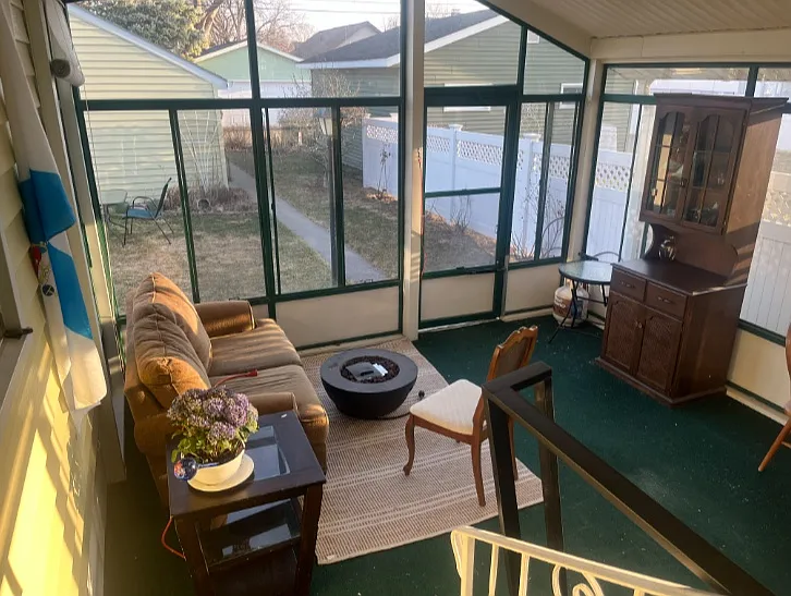 4 bed, 3.5 bath, 1744 sqft, $2,400 — Photo 3