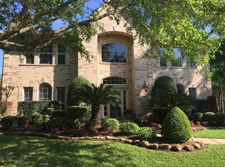 601 Idlewood Dr, Friendswood, TX 77546