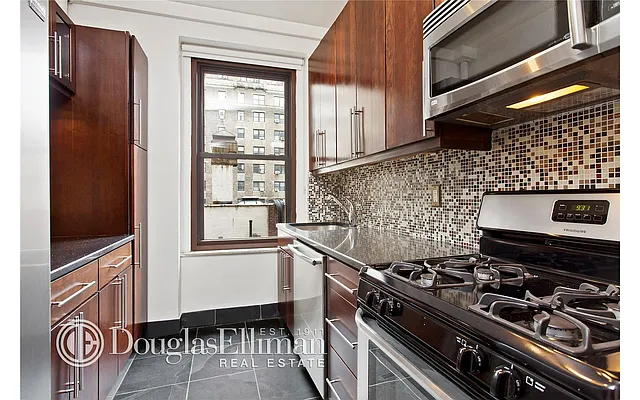 Sold by Douglas Elliman | media 10