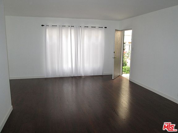 3rd image of 1128 S Holt Ave