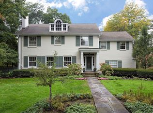 156 Chestnut St, Winnetka, IL 60093