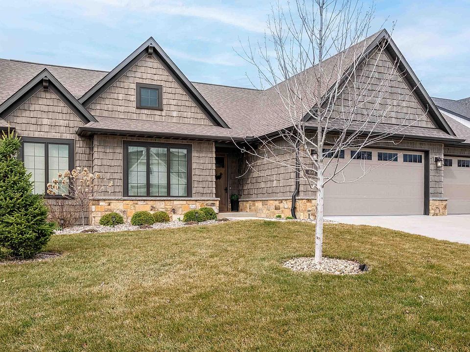4644 Lakeside Dr, Bettendorf, IA 52722 Zillow