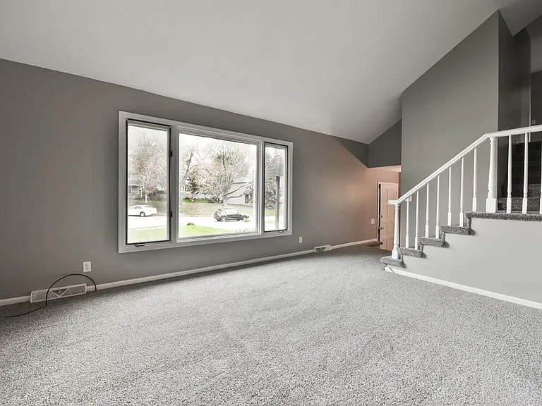 15565 Shirley Cir — Photo 5