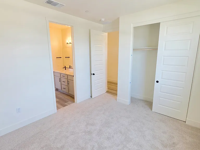 7408 Brenner Pass Way — Photo 8