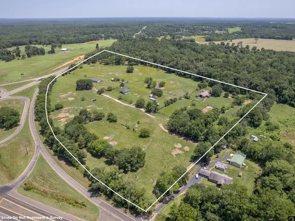 608 E Longview St, Arp, TX 75750