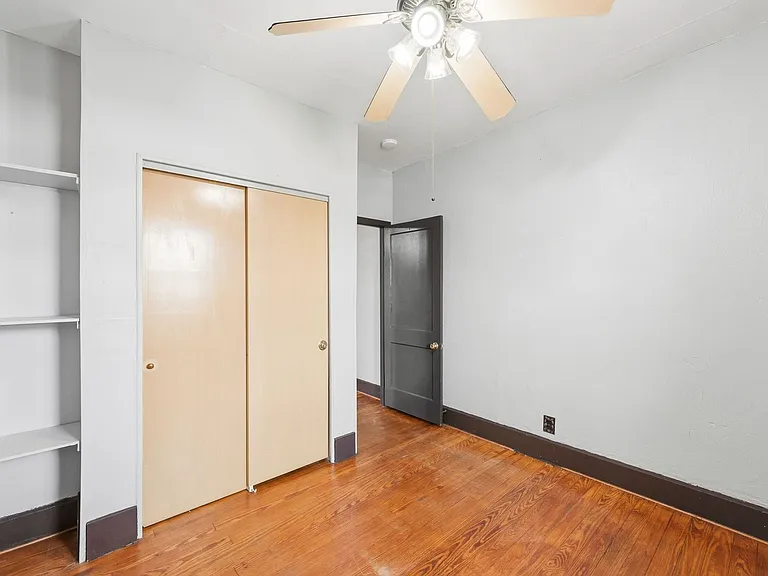 511 W Schirmer St — Photo 31