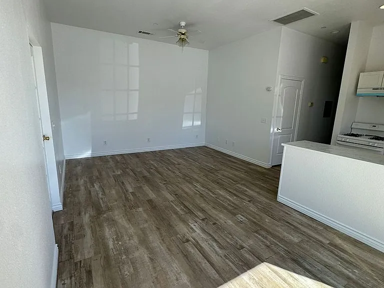 3760 E Calle De Carlos — Photo 4