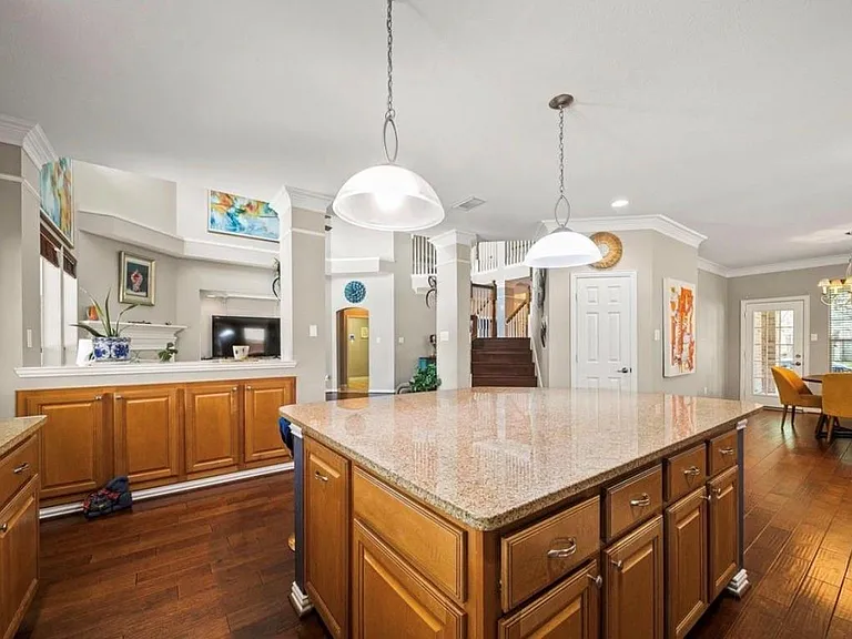 5923 Dillon Creek Ln — Photo 11