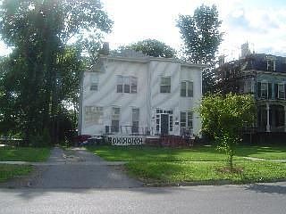 Building Photo 4