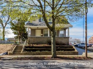 828 Logan St SE, Grand Rapids, MI