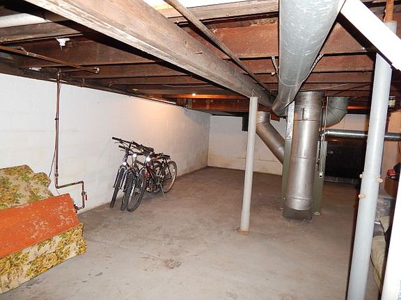 4th image of 610 S Catherine St