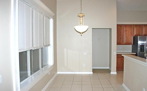 4th image of 669 Charrice Pl