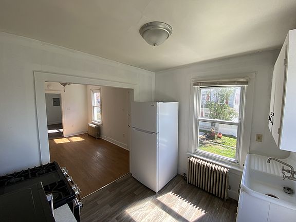 3rd image of 241 York St #10751218