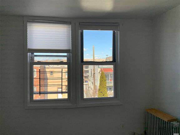 5th image of 10849 49th Ave Unit 2