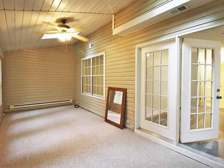 1006 Island Quay — Photo 3