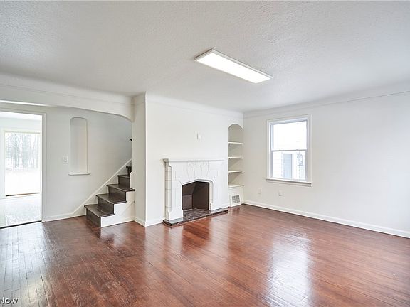 4th image of 2800 Stark Dr