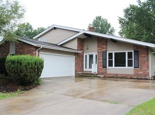 616 Jefferson Dr, Highland Heights, OH