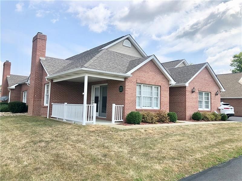 1st image of 221 Woodhawk Ln
