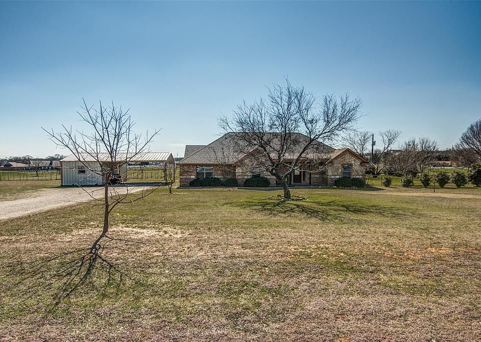 1st image of 121 Paradise Canyon Cir