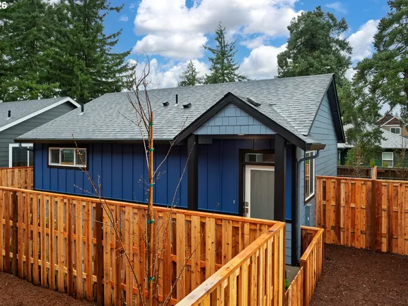 6225 SE Knapp St #B, Portland, OR 97206