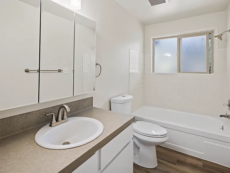 Cypress Lane Apartments — Photo 8
