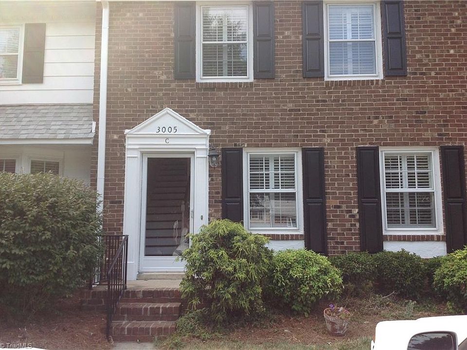 1st image of 3005 C Overton Dr