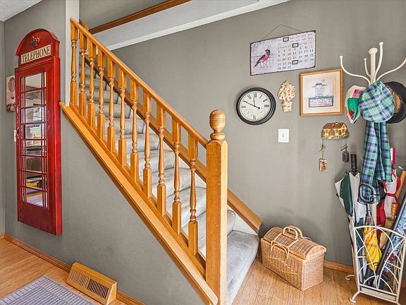 3rd image of 6650 Grassridge Rd