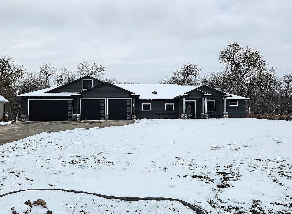 2409 Whispering Shores Dr, Fort Pierre, SD 57532 | Zillow