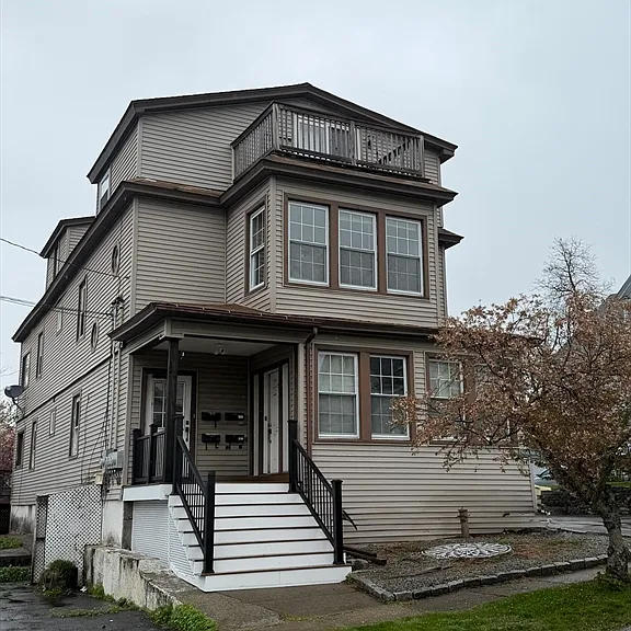 119 Airlie St #2 — Photo 2