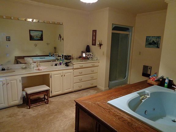5th image of 833 Sparksford Dr