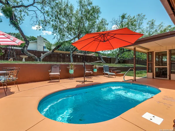 5915 Seneca Dr, Leon Valley, TX 78238