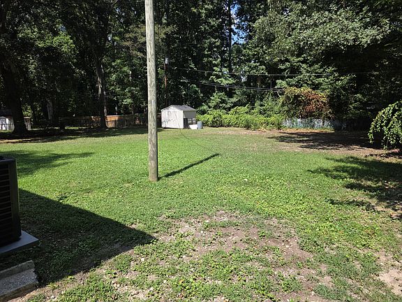 5th image of 117 Oak Park Dr
