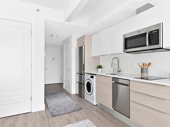 5th image of 2006 Avenue V APT 8H
