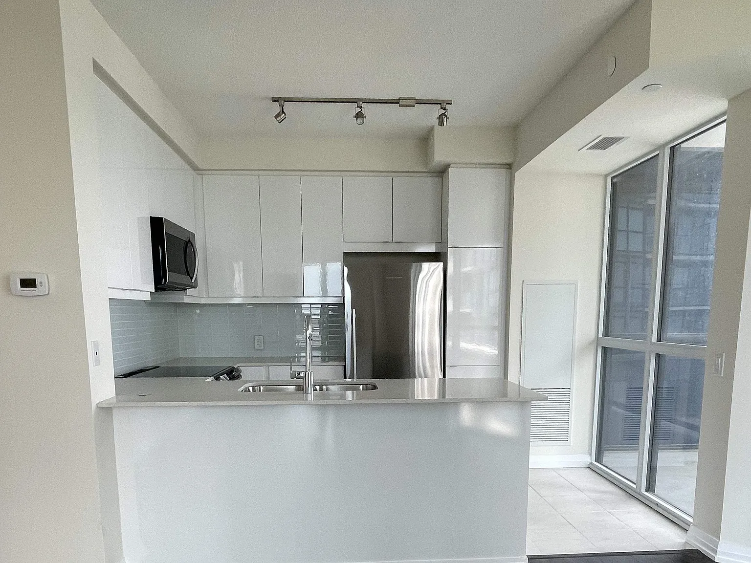 2 bed, $2,500 — Photo 3