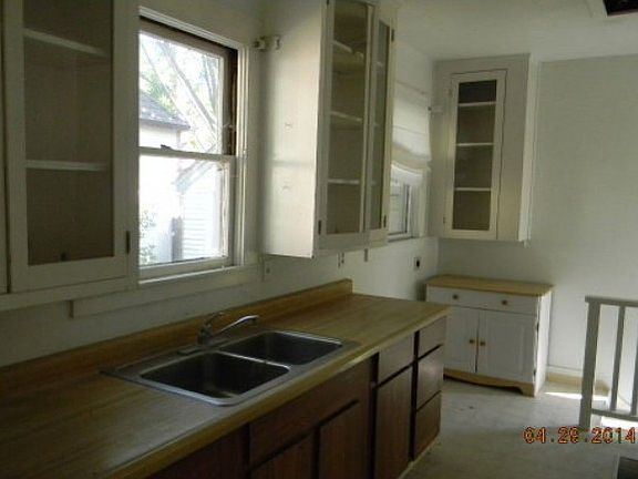 3rd image of 716 Pendegast St