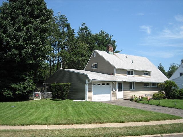 1st image of 9 Hardy Ln