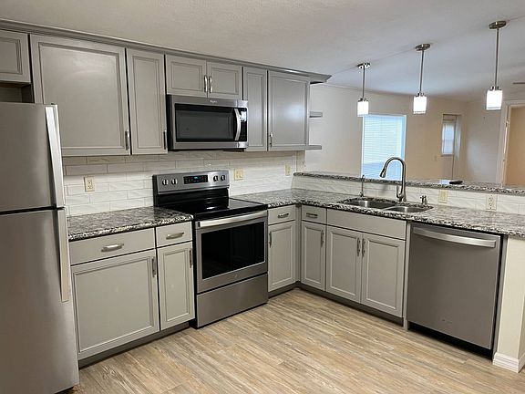 3rd image of 255 NW 40th Ave Lot 10