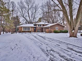 28W587 Leverenz Rd, Naperville, IL 60564