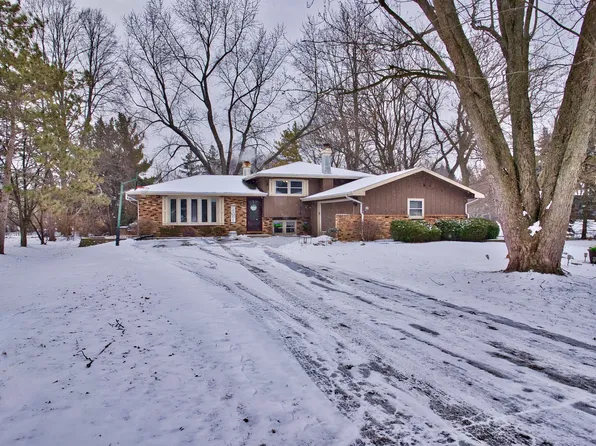 28W587 Leverenz Rd, Naperville, IL 60564