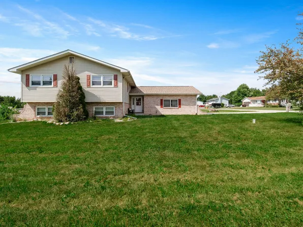 361 Sandwood Ct, Valparaiso, IN 46383