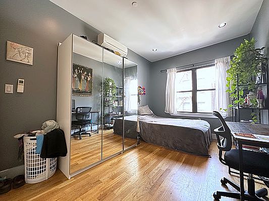 2nd image of 139 W 123rd St #4C