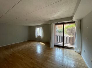 44 Concord Ave APT 102, Cambridge, MA 02138