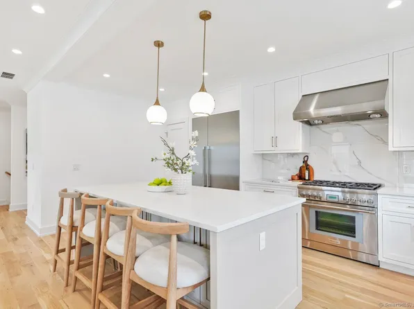 345 Reef Road #B6, Fairfield, CT 06824