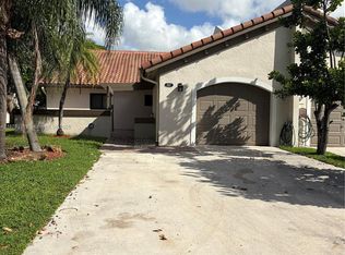 Kings Court West, Miami, FL 33173