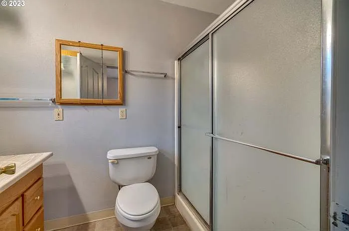 2825 Columbia Blvd — Photo 11