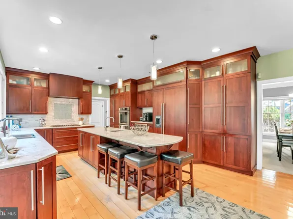 83 Old Mill Dr, Media, PA 19063