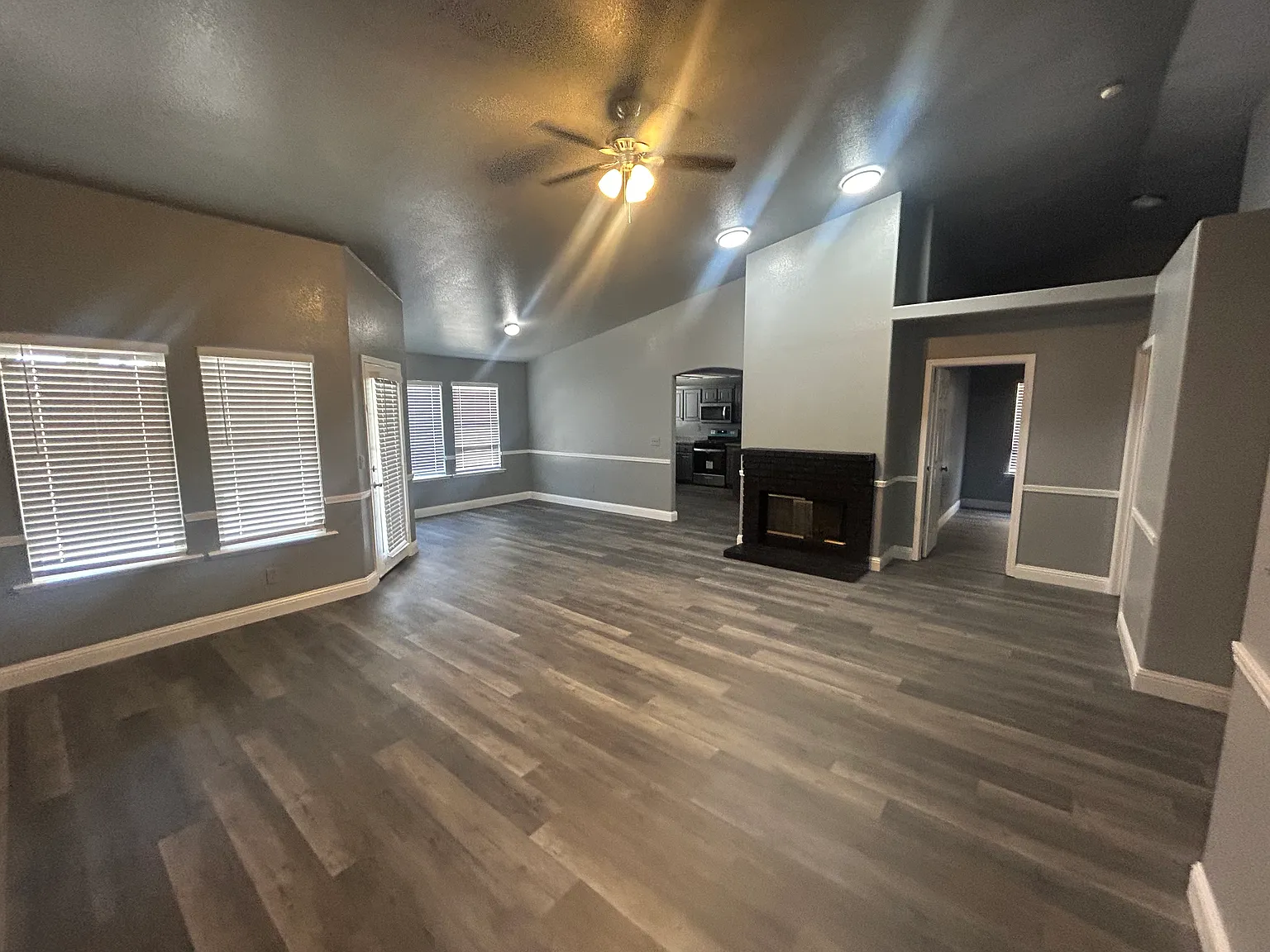 4 bed, 2.0 bath, 1997 sqft, $2,500 — Photo 2