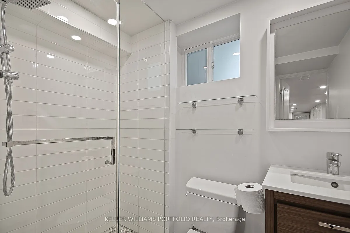 Building Photo - 35 Humberside Ave #1
